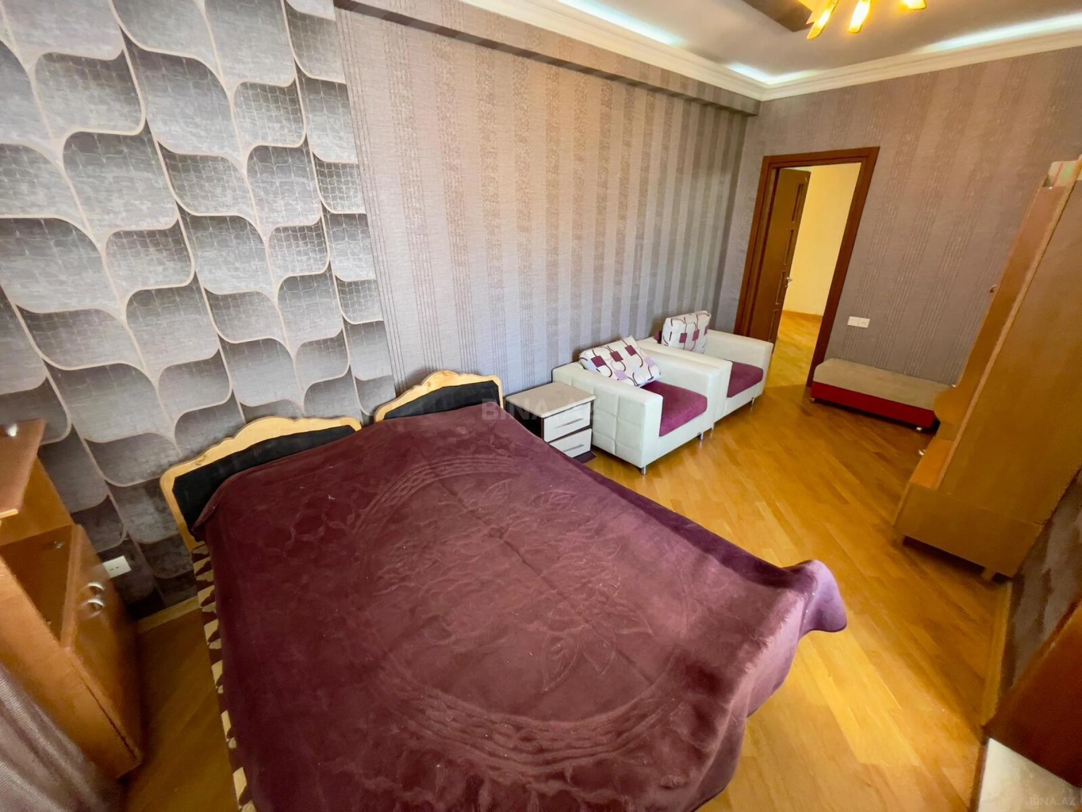 Kirayə verilir 3 otaqlı mənzil 180 m²