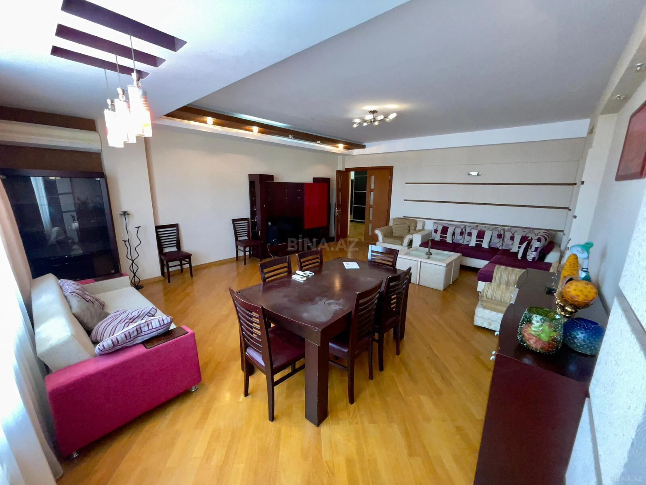 Kirayə verilir 3 otaqlı mənzil 180 m²