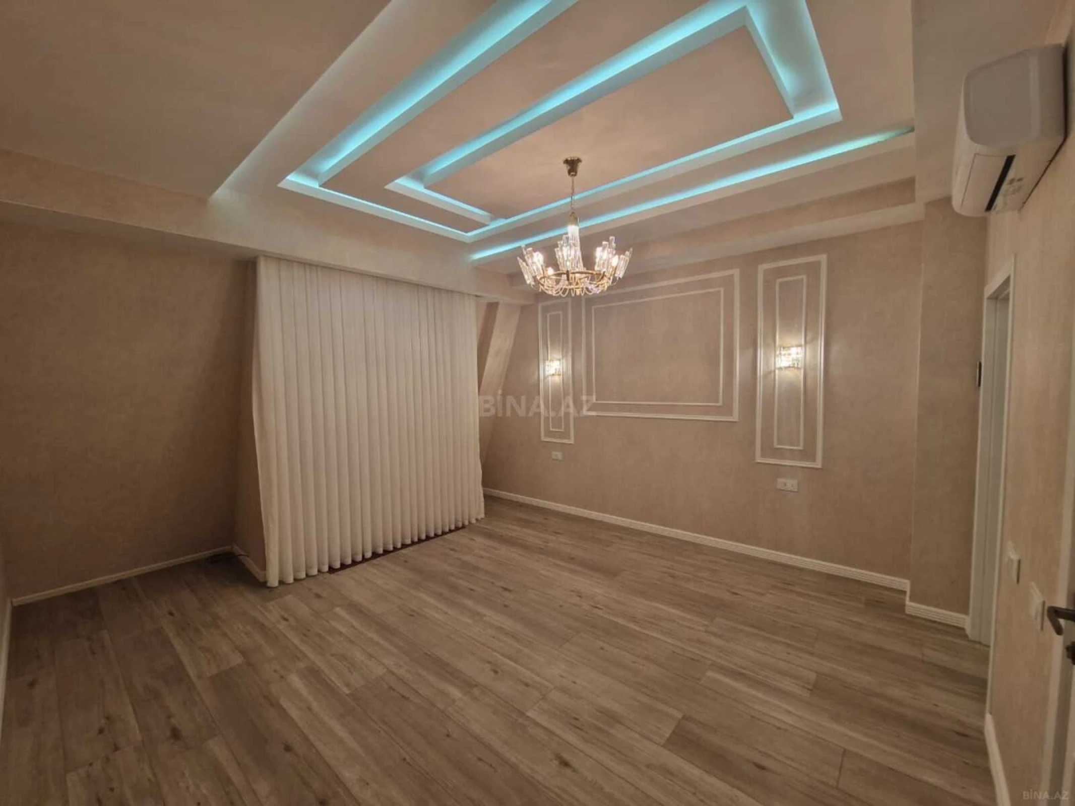 Kirayə verilir 5 otaqlı mənzil 200 m²
