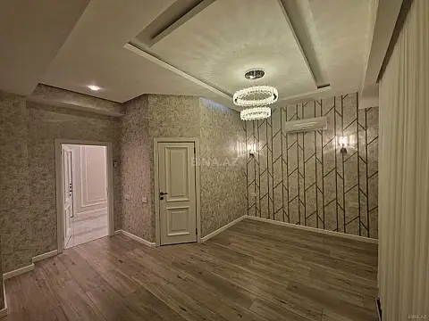 Kirayə verilir 5 otaqlı mənzil 200 m²