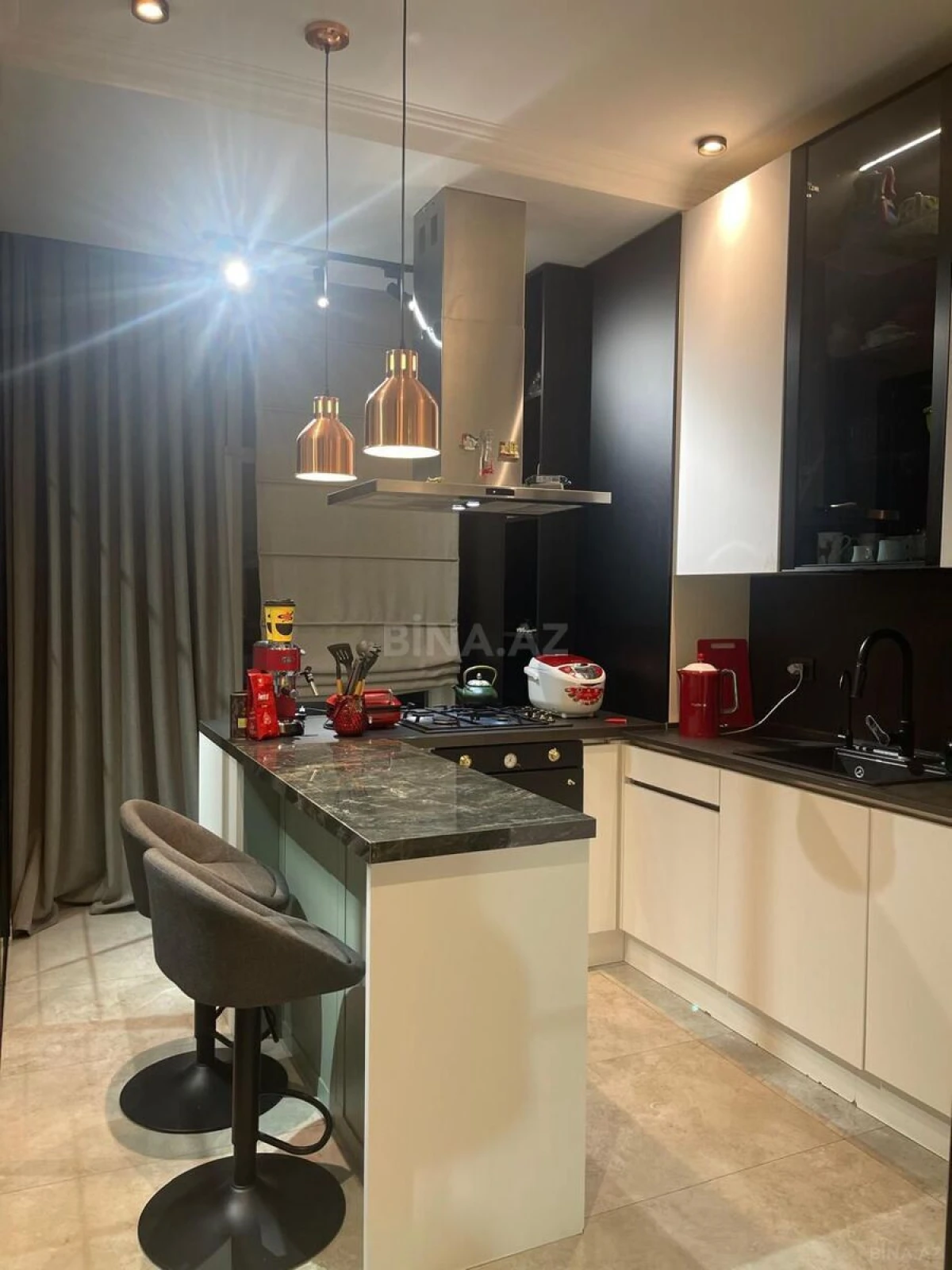 Satılır 3 otaqlı mənzil 103 m²