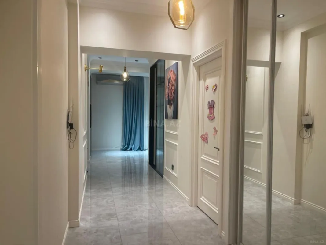 Satılır 3 otaqlı mənzil 103 m²