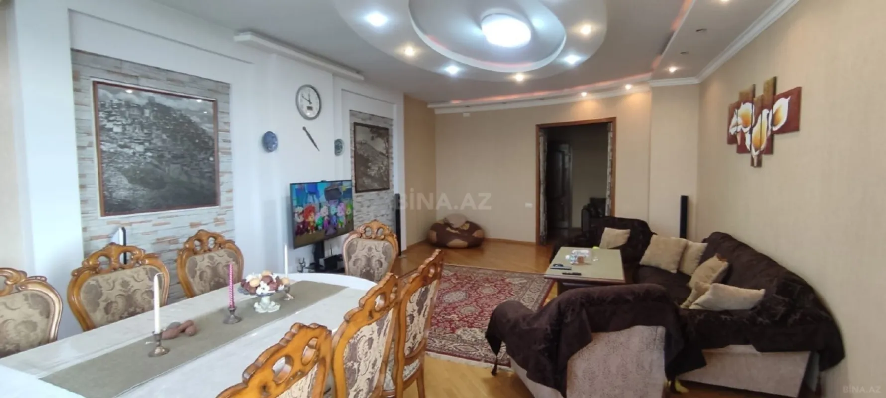 Satılır 4 otaqlı mənzil 210 m²
