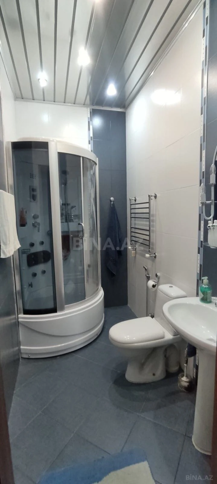 Satılır 4 otaqlı mənzil 210 m²