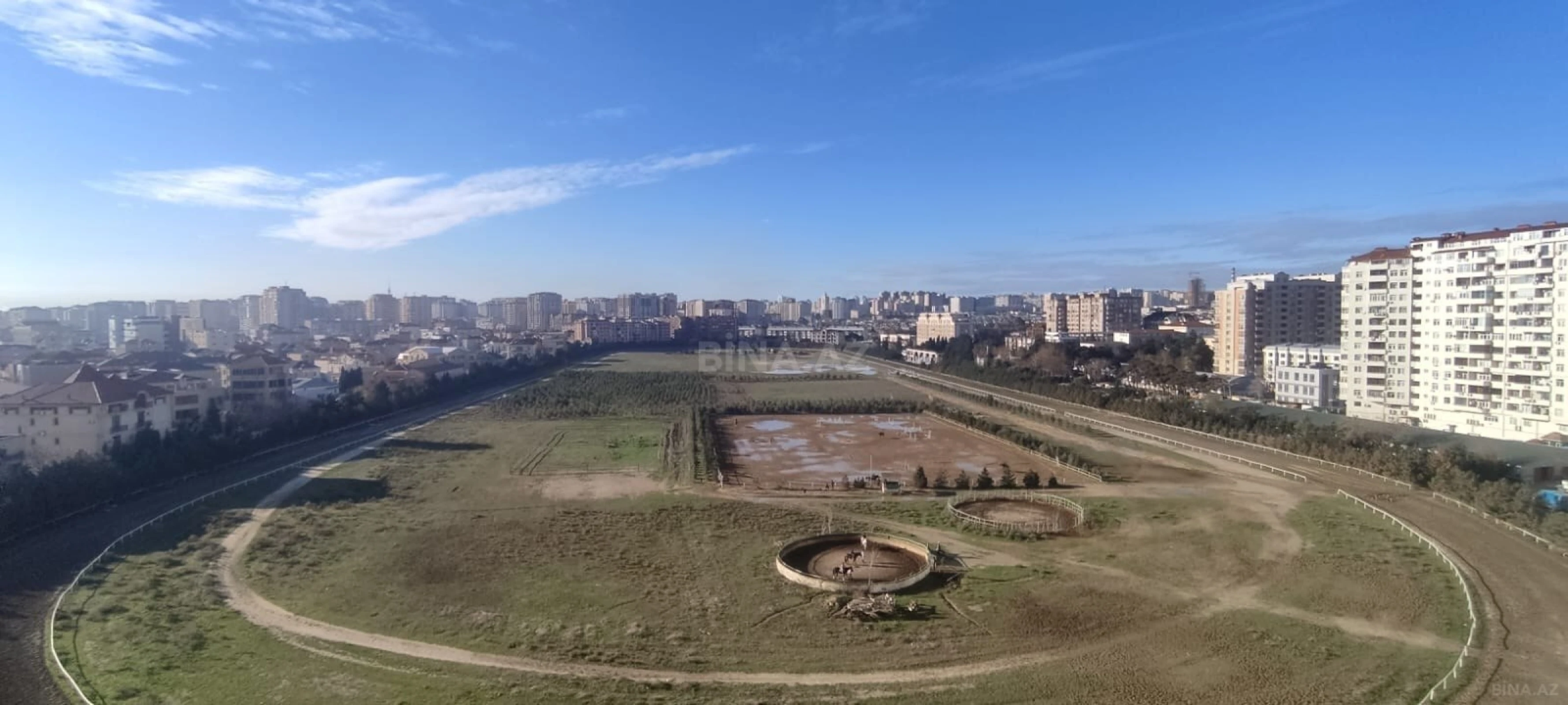 Satılır 4 otaqlı mənzil 210 m²