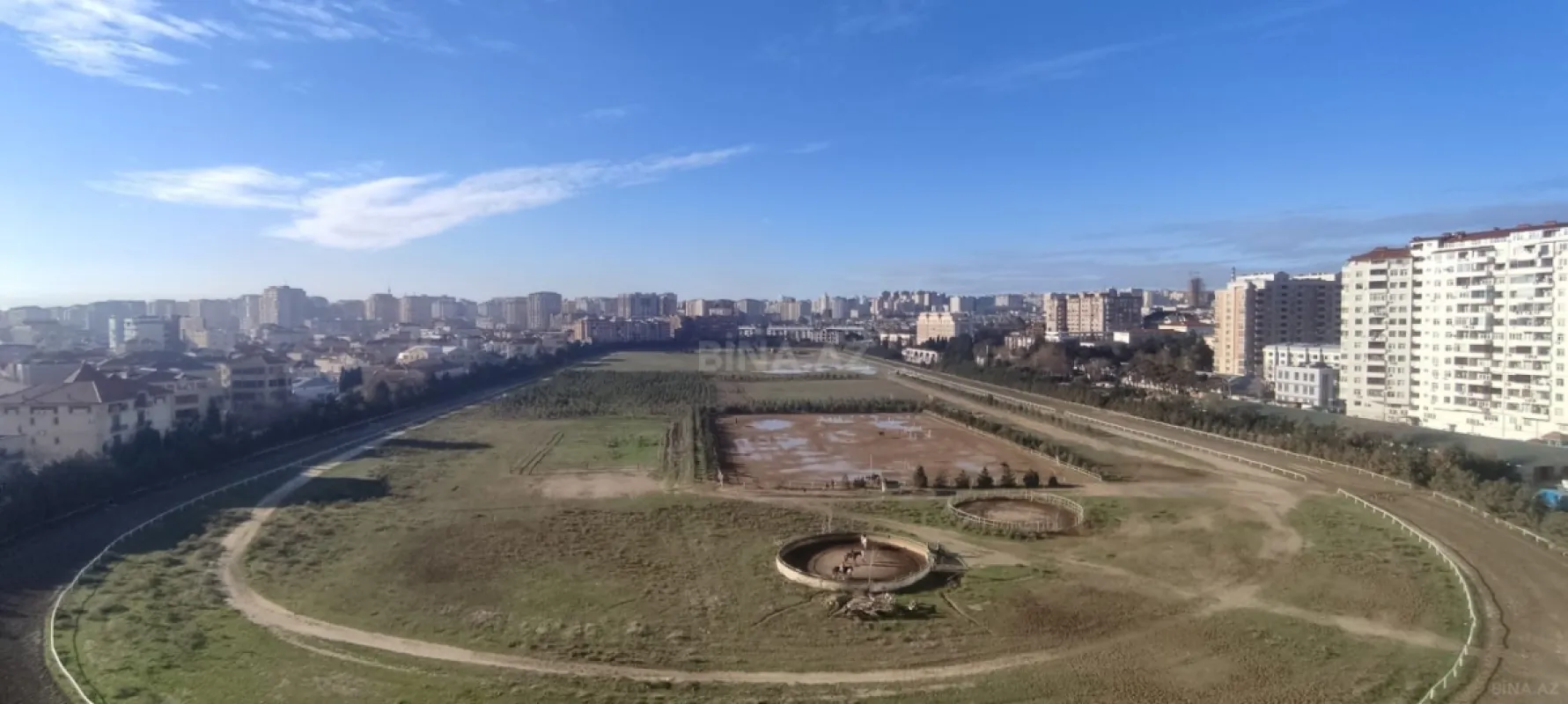 Satılır 4 otaqlı mənzil 210 m²