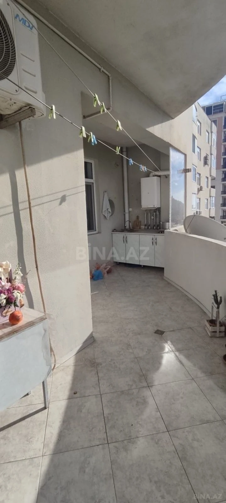 Satılır 4 otaqlı mənzil 210 m²