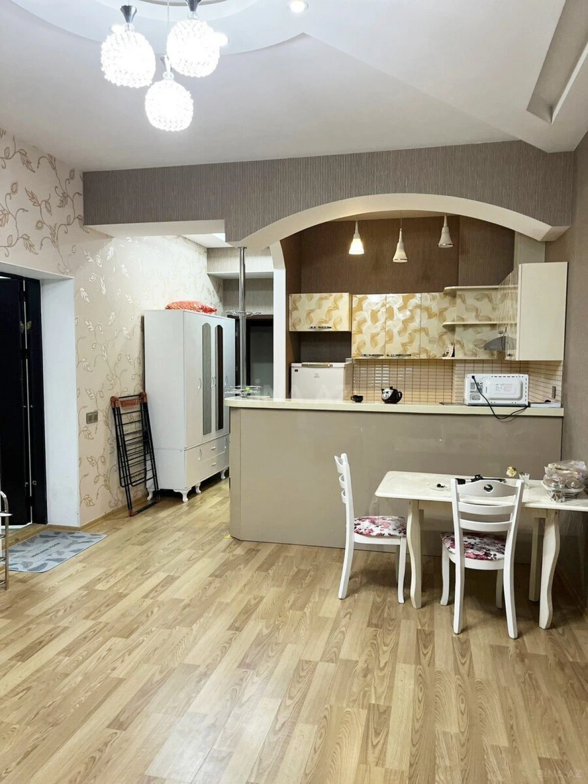 Kirayə verilir 2 otaqlı mənzil 72 m²