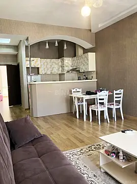 Kirayə verilir 2 otaqlı mənzil 72 m²