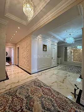 Satılır 4 otaqlı mənzil 195 m²