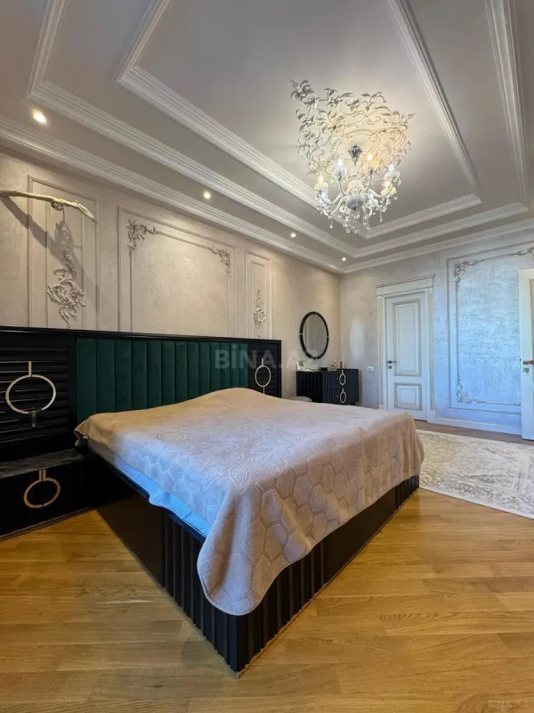 Satılır 4 otaqlı mənzil 195 m²