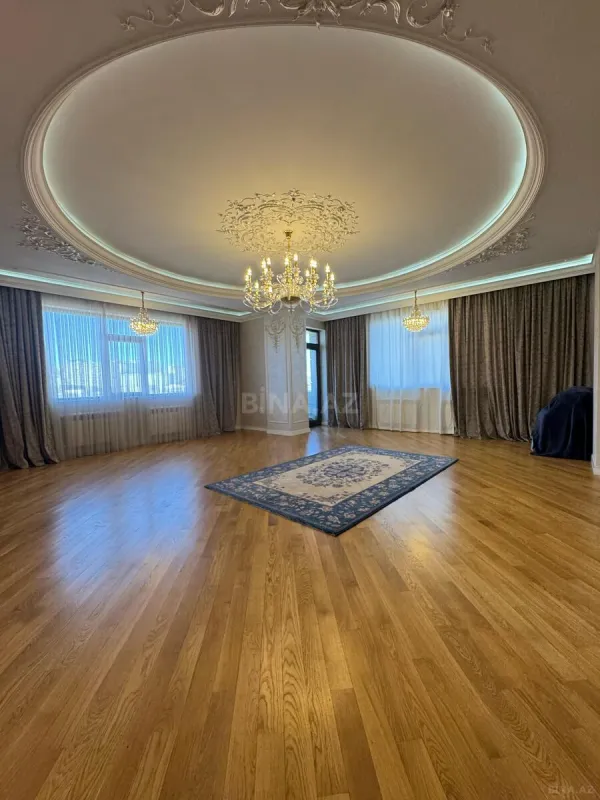 Satılır 4 otaqlı mənzil 195 m²