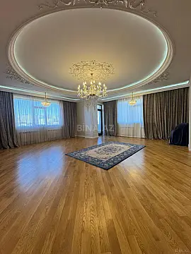Satılır 4 otaqlı mənzil 195 m²