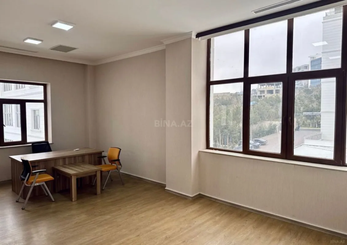 Kirayə verilir 2 otaqlı ofis 65 m²