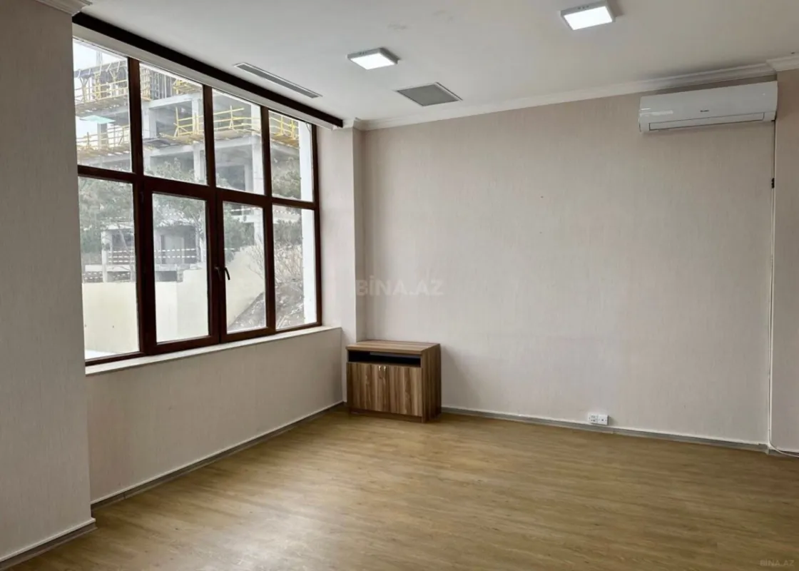 Kirayə verilir 2 otaqlı ofis 65 m²