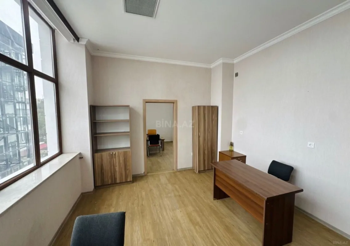 Kirayə verilir 2 otaqlı ofis 65 m²