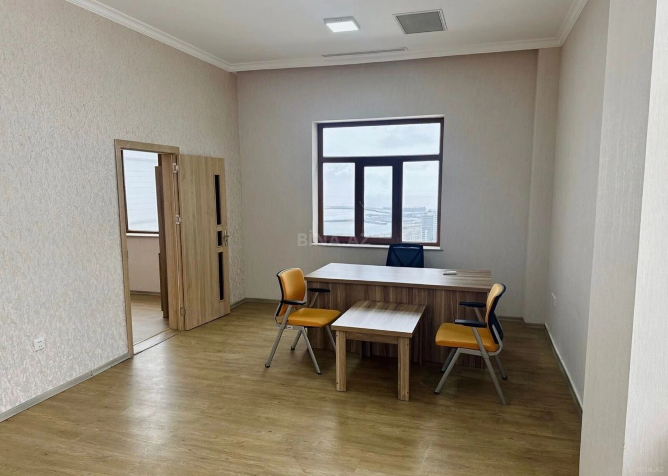 Kirayə verilir 2 otaqlı ofis 65 m²