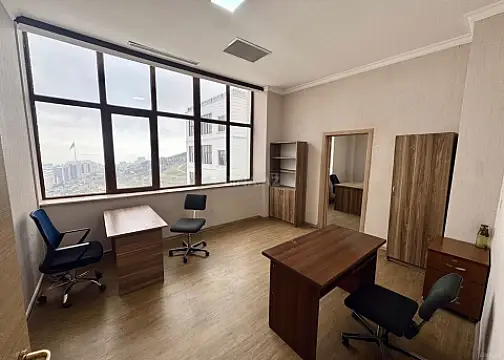 Kirayə verilir 2 otaqlı ofis 65 m²