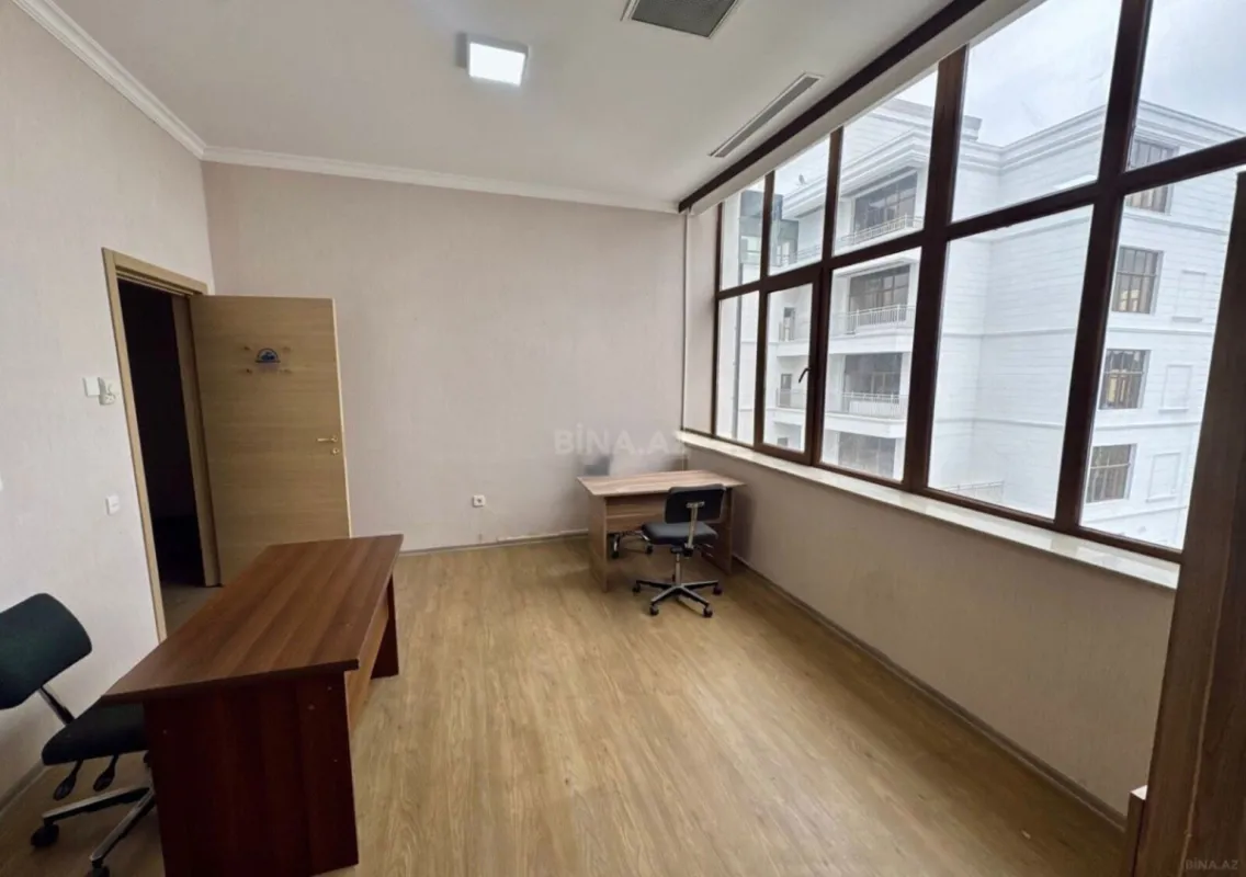 Kirayə verilir 2 otaqlı ofis 65 m²