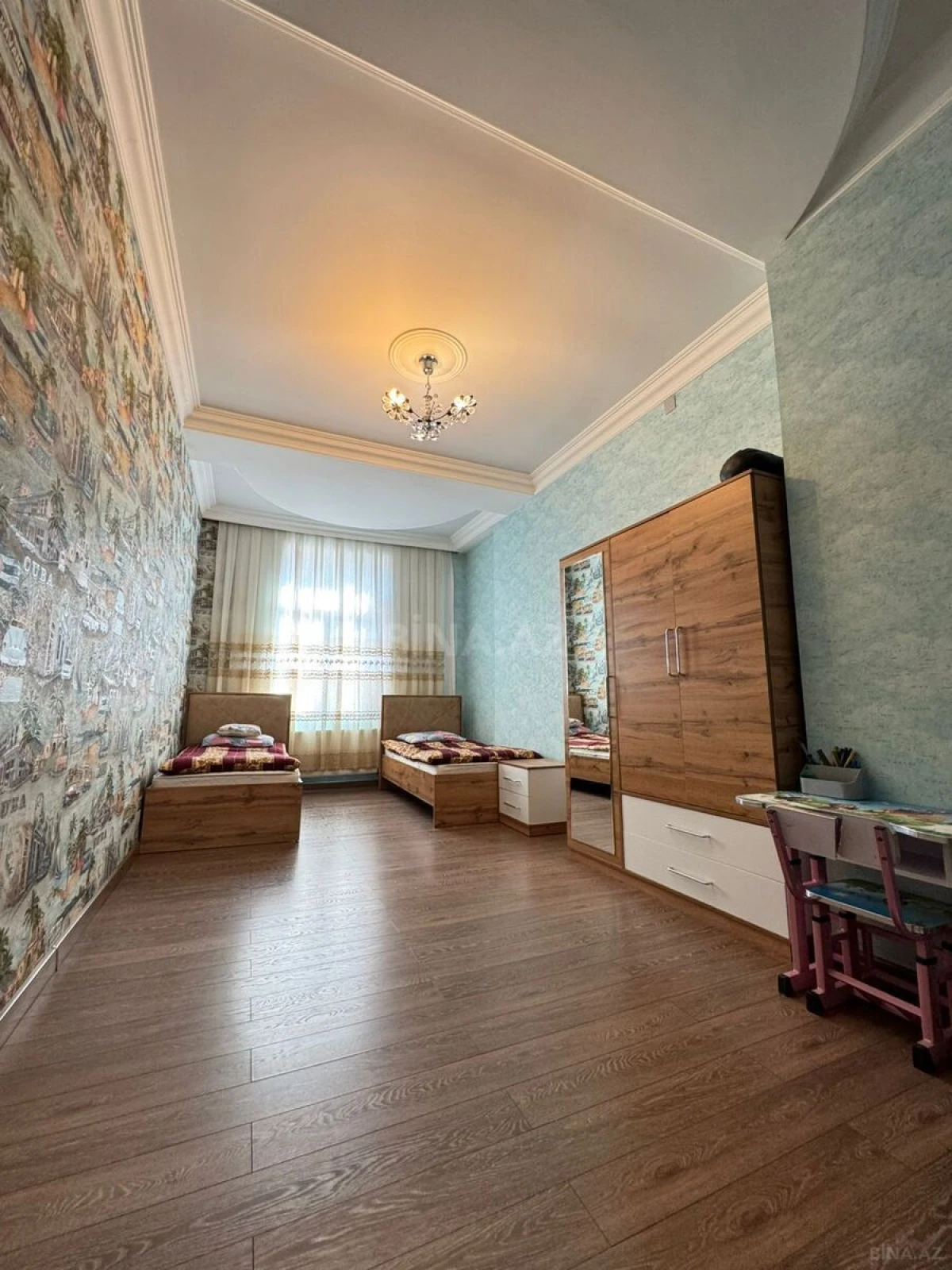 Kirayə verilir 3 otaqlı mənzil 121 m²