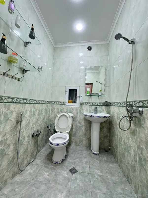 Kirayə verilir 3 otaqlı mənzil 121 m²