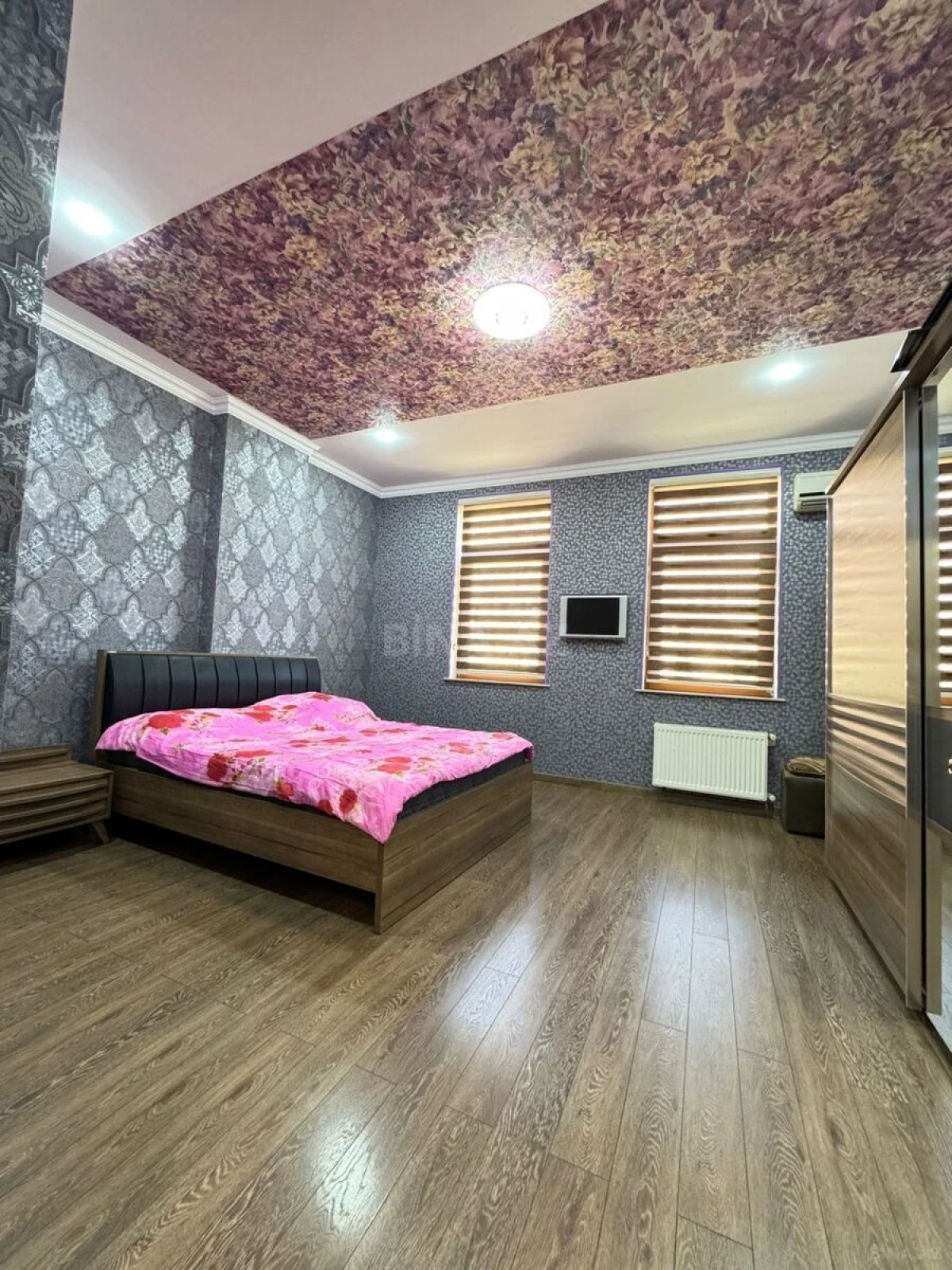 Kirayə verilir 3 otaqlı mənzil 121 m²
