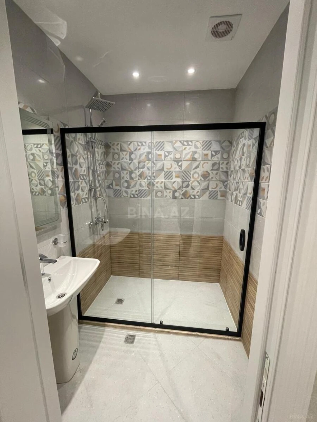 Satılır 2 otaqlı mənzil 75 m²