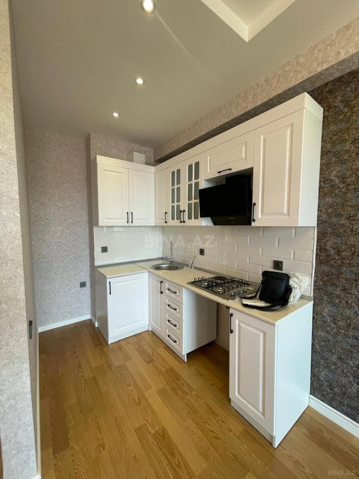 Satılır 2 otaqlı mənzil 75 m²