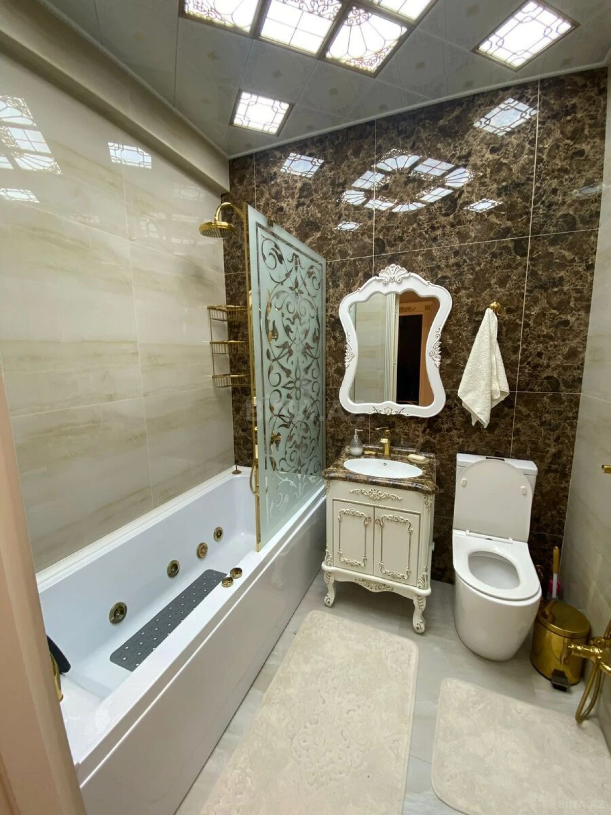 Satılır 3 otaqlı mənzil 140 m²