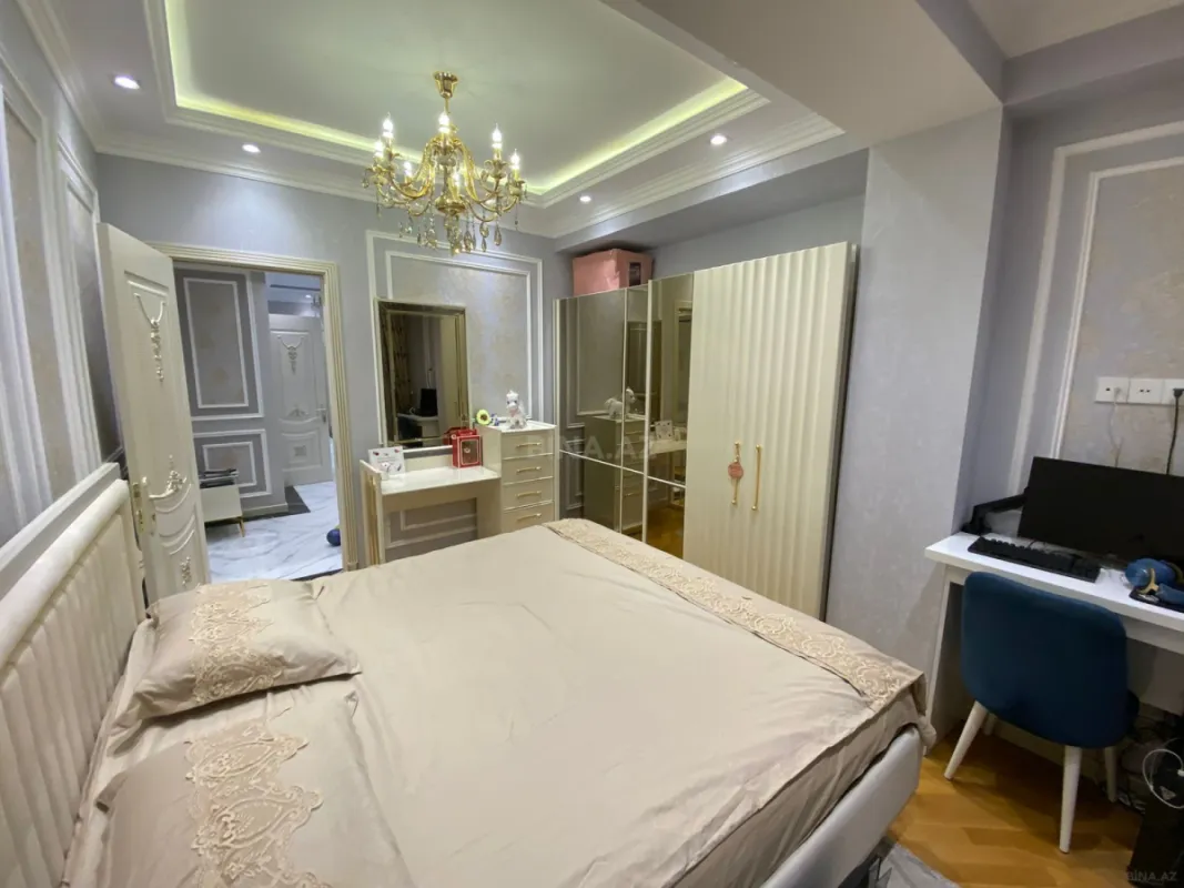 Satılır 3 otaqlı mənzil 140 m²