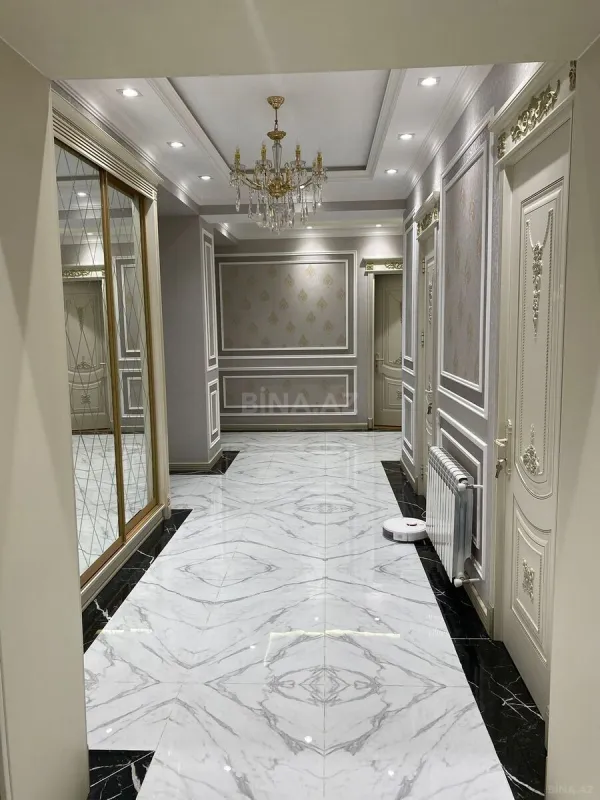 Satılır 3 otaqlı mənzil 140 m²