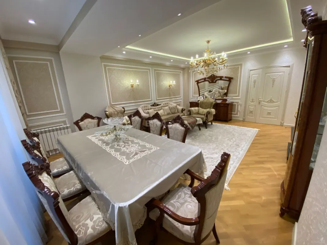 Satılır 3 otaqlı mənzil 140 m²