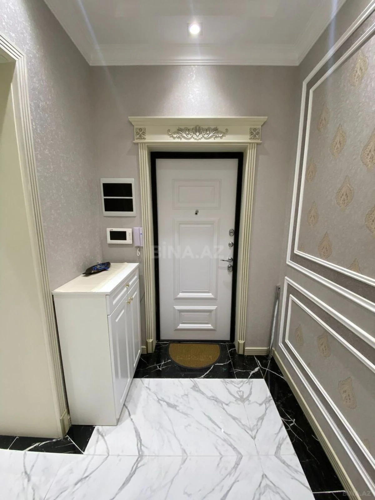 Satılır 3 otaqlı mənzil 140 m²