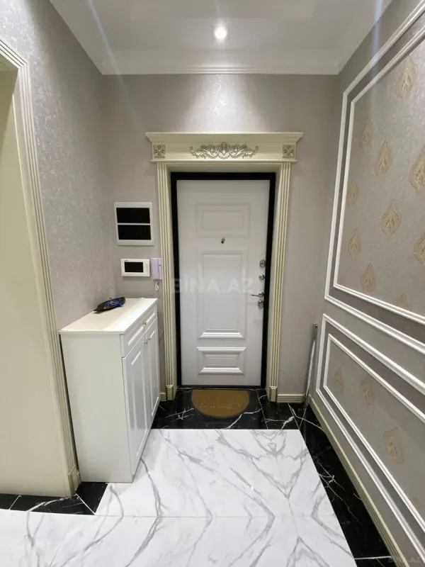 Satılır 3 otaqlı mənzil 140 m²
