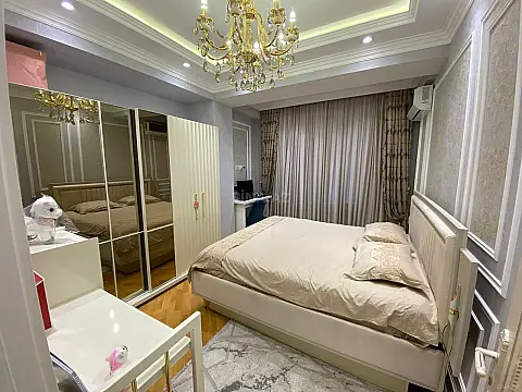 Satılır 3 otaqlı mənzil 140 m²
