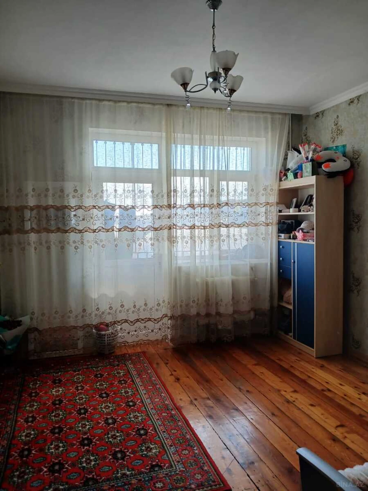 Satılır 4 otaqlı mənzil 100 m²