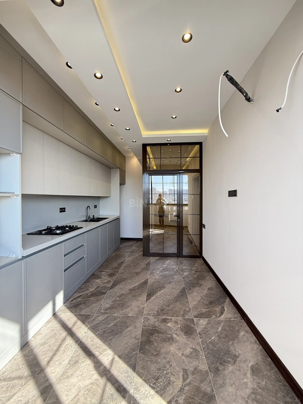 Satılır 3 otaqlı mənzil 135 m²