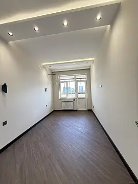 Satılır 3 otaqlı mənzil 135 m²