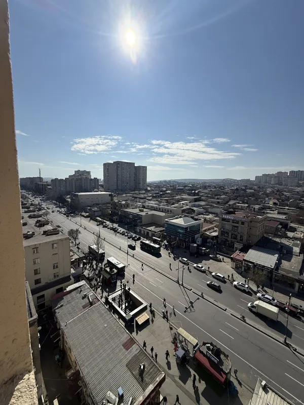 Satılır 3 otaqlı mənzil 135 m²