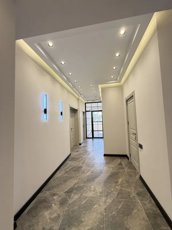 Satılır 3 otaqlı mənzil 135 m²