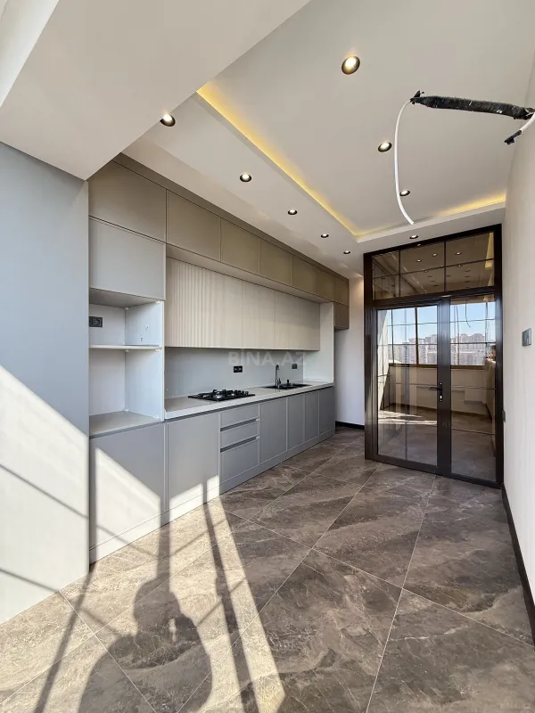 Satılır 3 otaqlı mənzil 135 m²