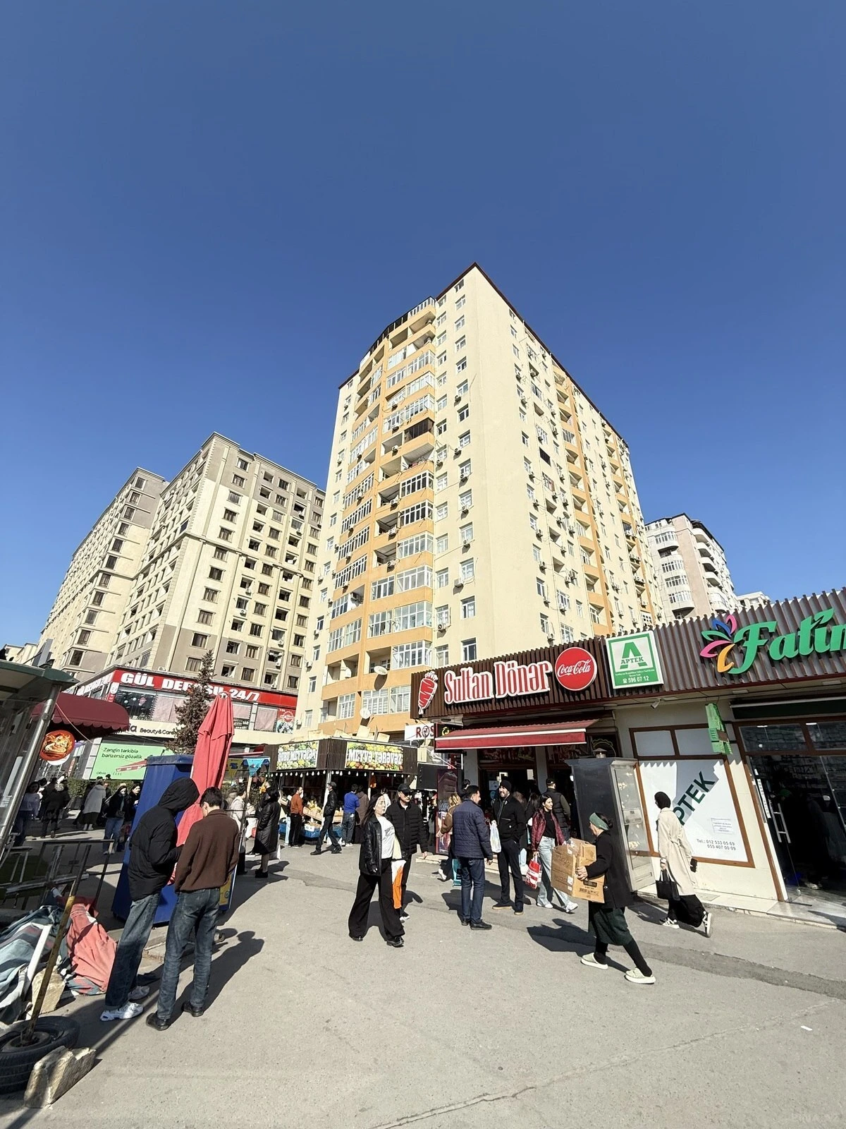 Satılır 3 otaqlı mənzil 135 m²