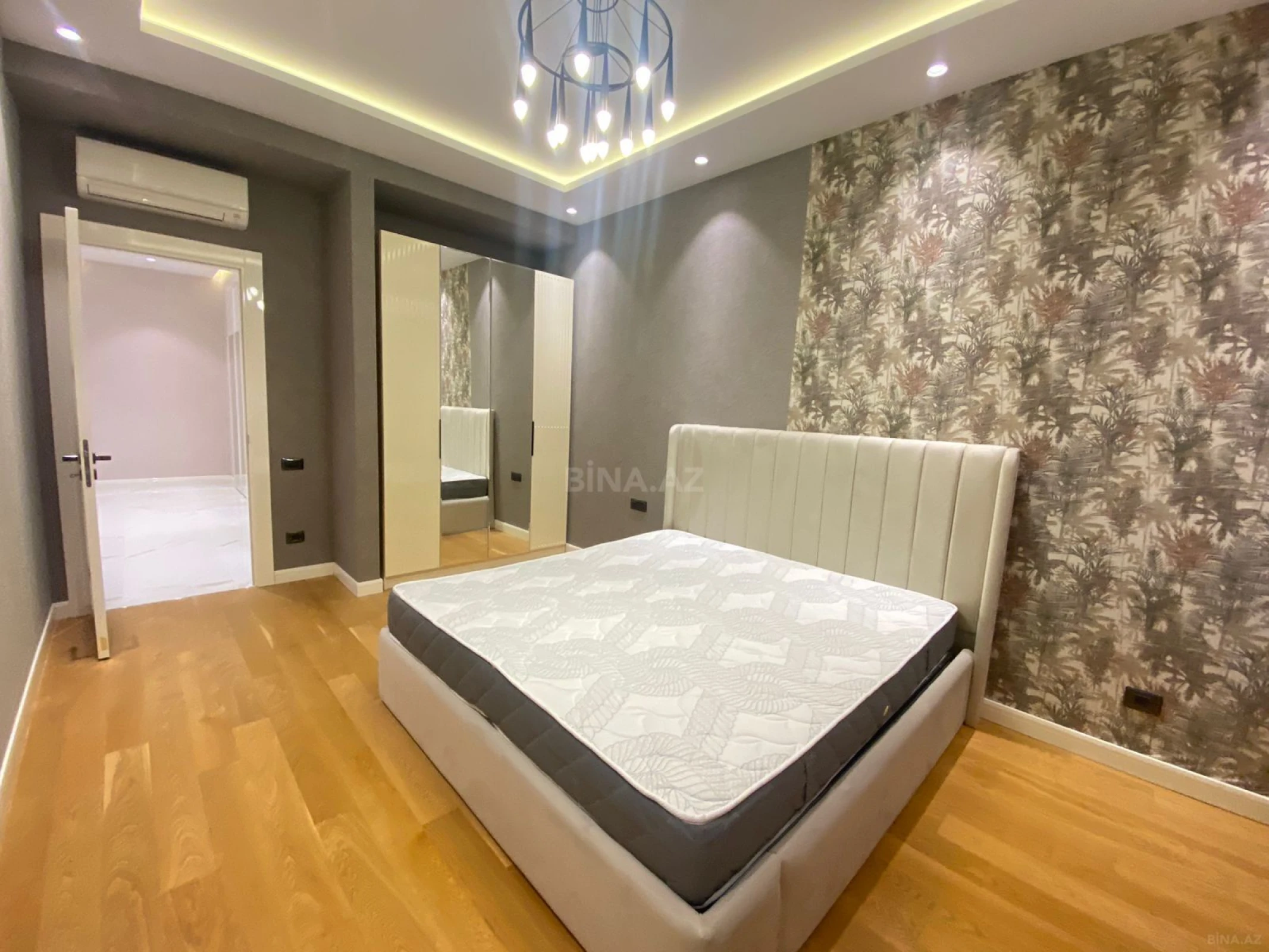 Kirayə verilir 3 otaqlı mənzil 157 m²