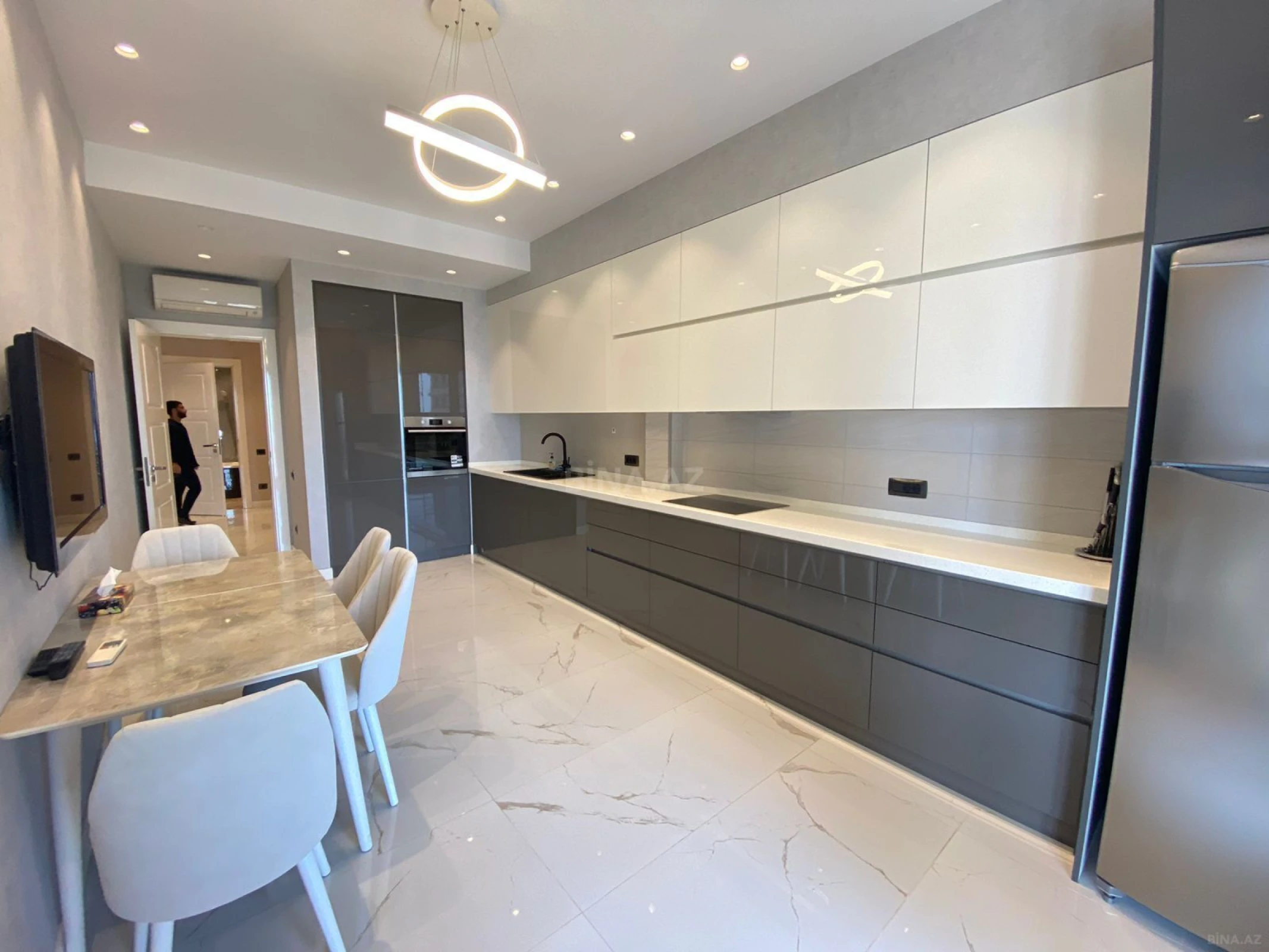 Kirayə verilir 3 otaqlı mənzil 157 m²