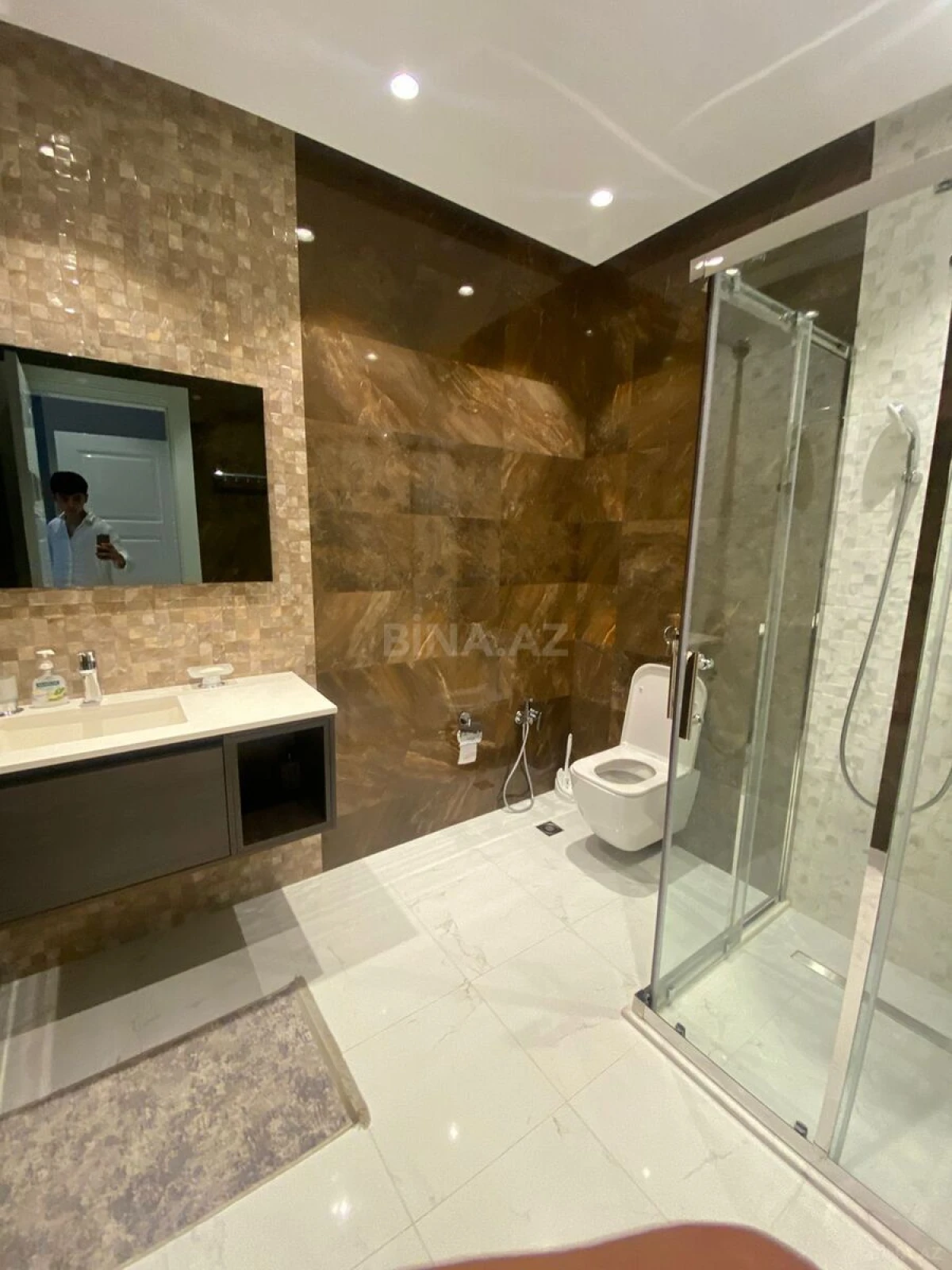 Kirayə verilir 3 otaqlı mənzil 157 m²