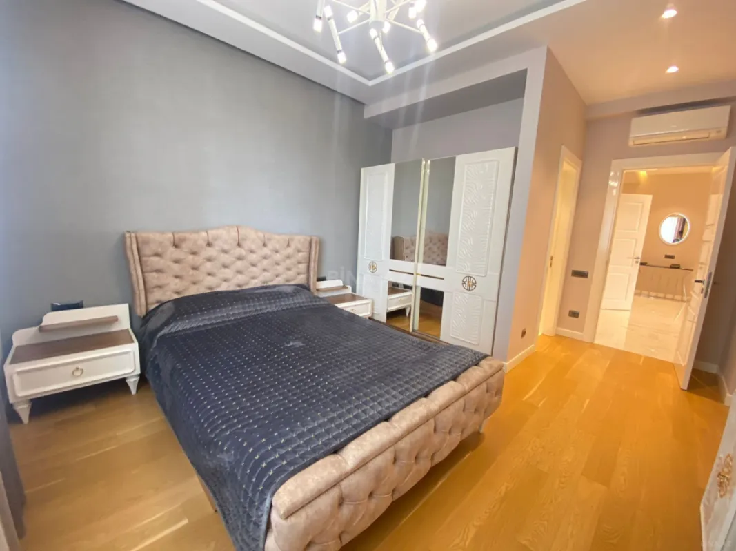 Kirayə verilir 3 otaqlı mənzil 157 m²