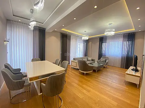 Kirayə verilir 3 otaqlı mənzil 157 m²