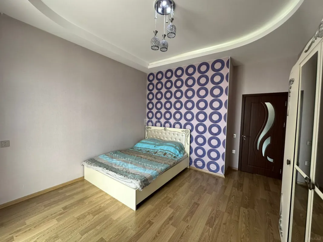 Kirayə verilir 2 otaqlı mənzil 65 m²