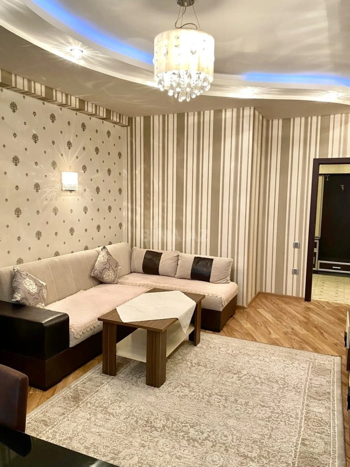 Kirayə verilir 2 otaqlı mənzil 60 m²