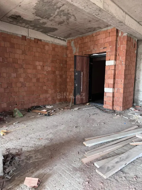 Satılır 4 otaqlı mənzil 143.6 m²